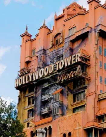 La atracción Twilight Zone Tower of Terror en Hollywood Studios. Planificación de vacaciones en Orlando: entradas a parques y paquetes.